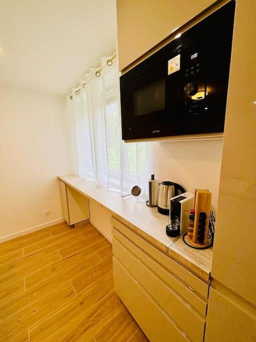 Joli Appartement Renove Incluant Parking A 10 Min De Paris Нантерр Экстерьер фото